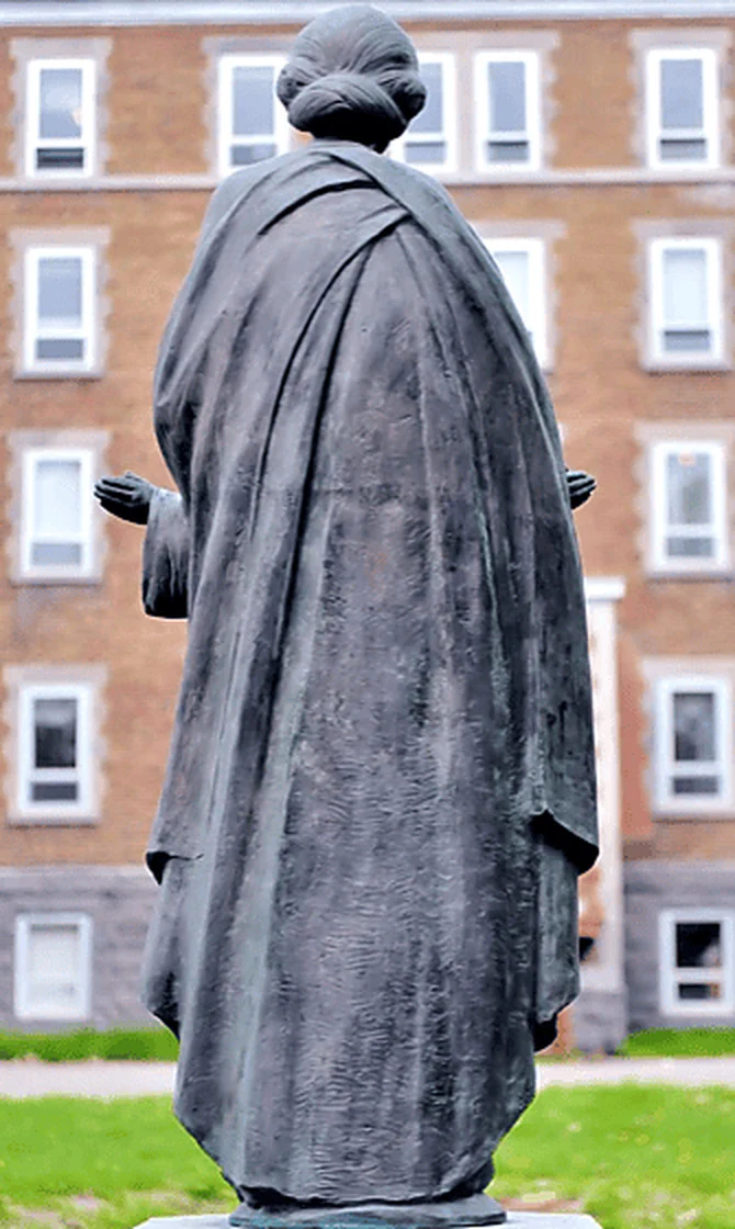 Rear view of Our Lady of the World in front of the Eudist House